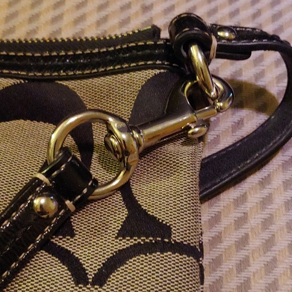 🔷Classic Coach Signature "C'" print purse - Picture 3 of 11